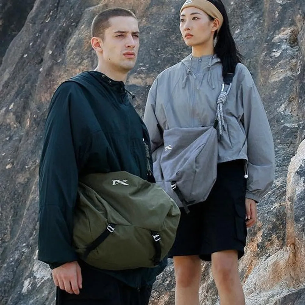 NIID NIID VIA DUAL PURPOSE DUFFLE 22L-GRAPHITE